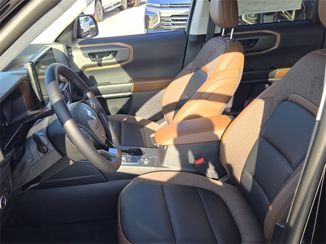 Vehicle image 7 of 16