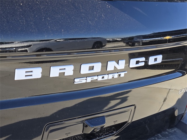 Vehicle image 11 of 16