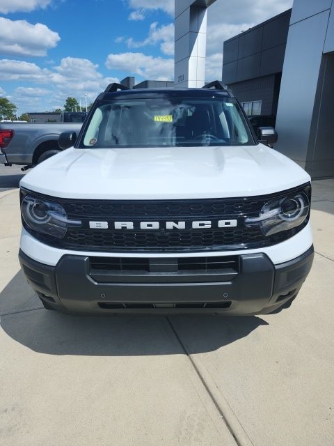 2025 Ford Bronco Sport Outer Banks Image 3 of 45