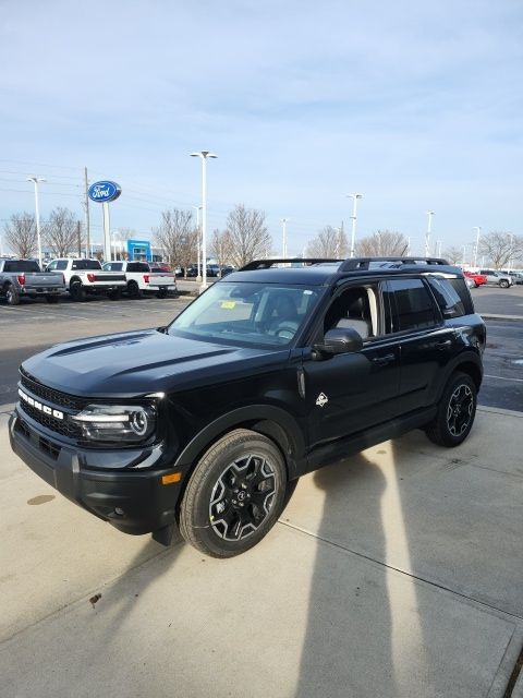 2025 Ford Bronco Sport Outer Banks Image 1 of 48