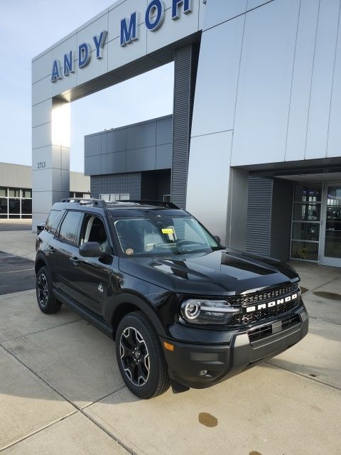 2025 Ford Bronco Sport Outer Banks Image 3 of 48