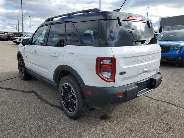 2025 Ford Bronco Sport Outer Banks Image 4 of 29