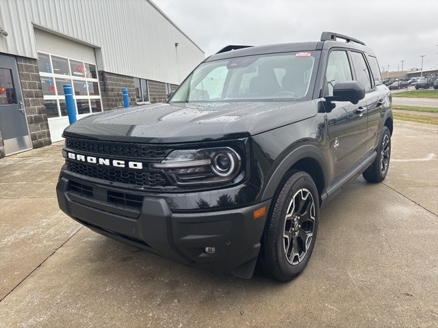 2025 Ford Bronco Sport Outer Banks Image 1 of 32