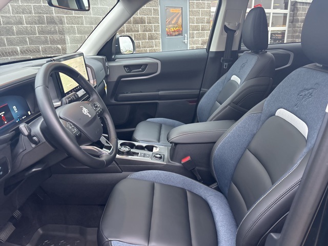 2025 Ford Bronco Sport Outer Banks Image 13 of 32