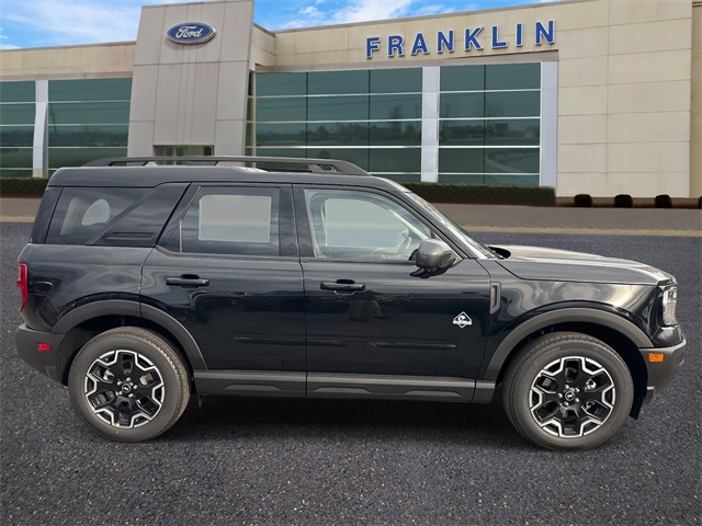 2025 Ford Bronco Sport Outer Banks Image 4 of 31