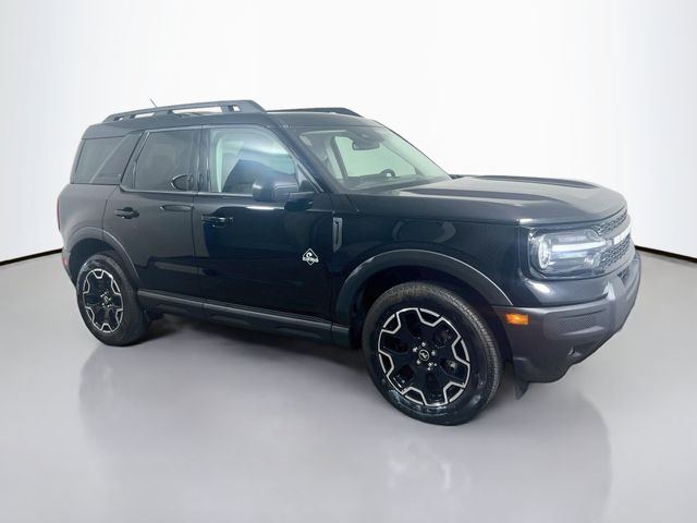 2025 Ford Bronco Sport Outer Banks Image 3 of 25
