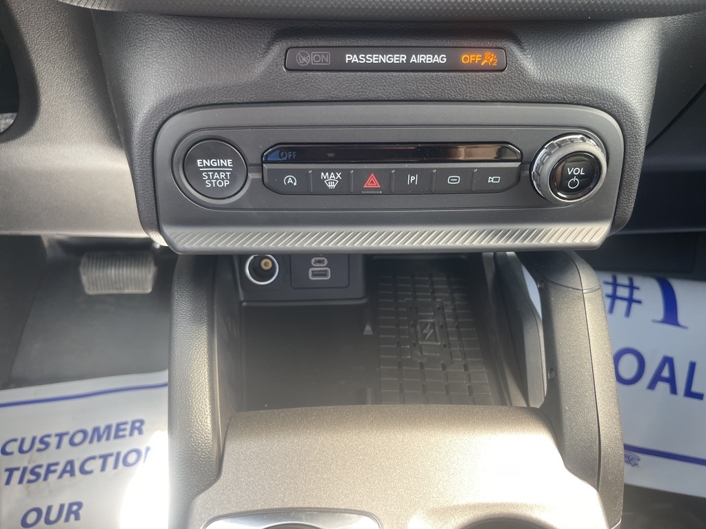 Vehicle image 40 of 41