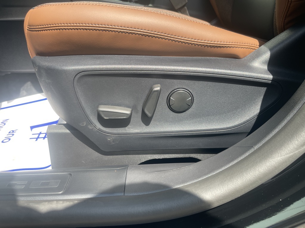 Vehicle image 36 of 41