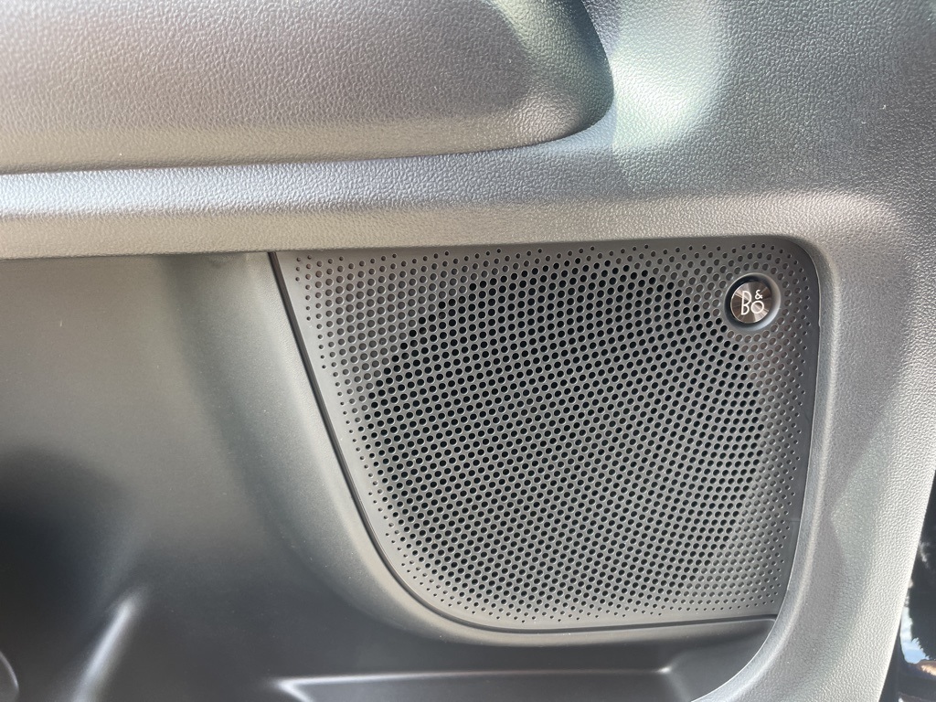 Vehicle image 28 of 41