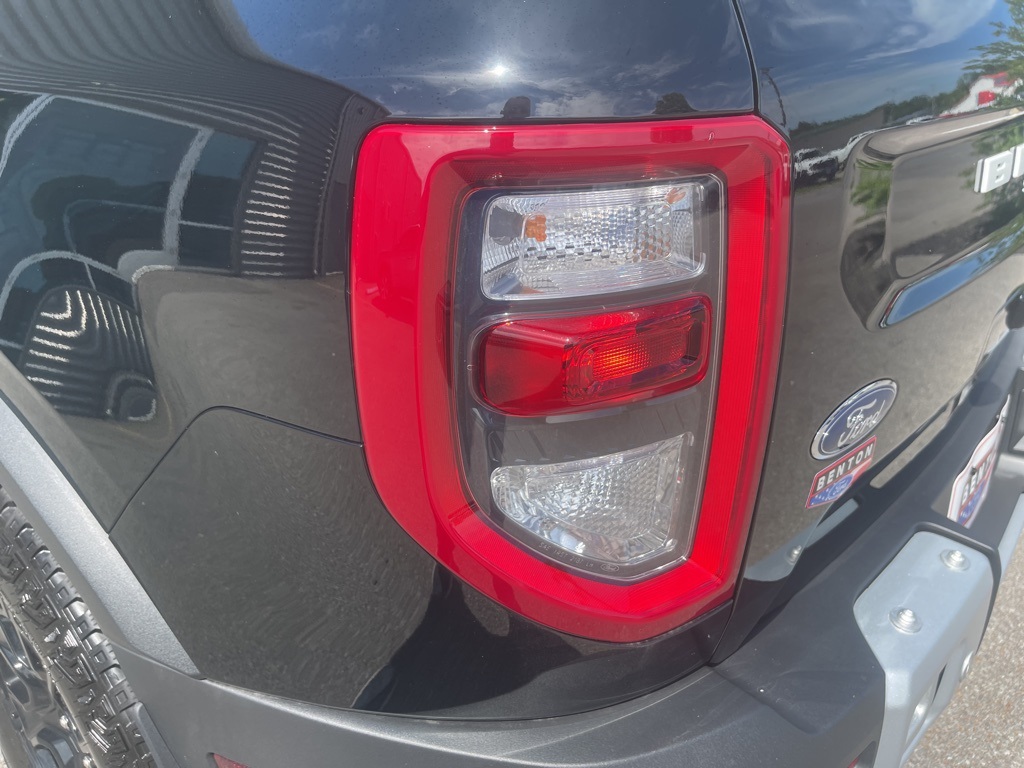 Vehicle image 27 of 41