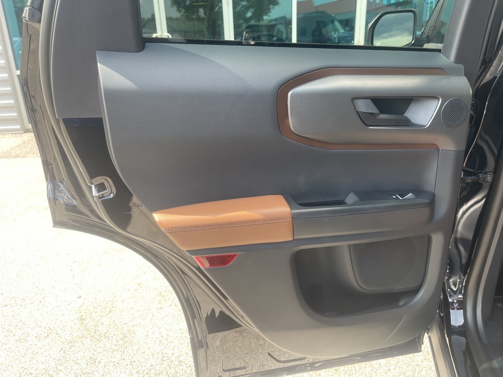 Vehicle image 26 of 41