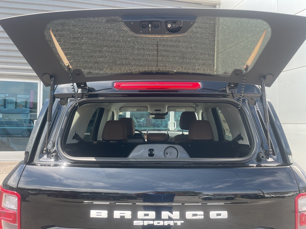 Vehicle image 10 of 41