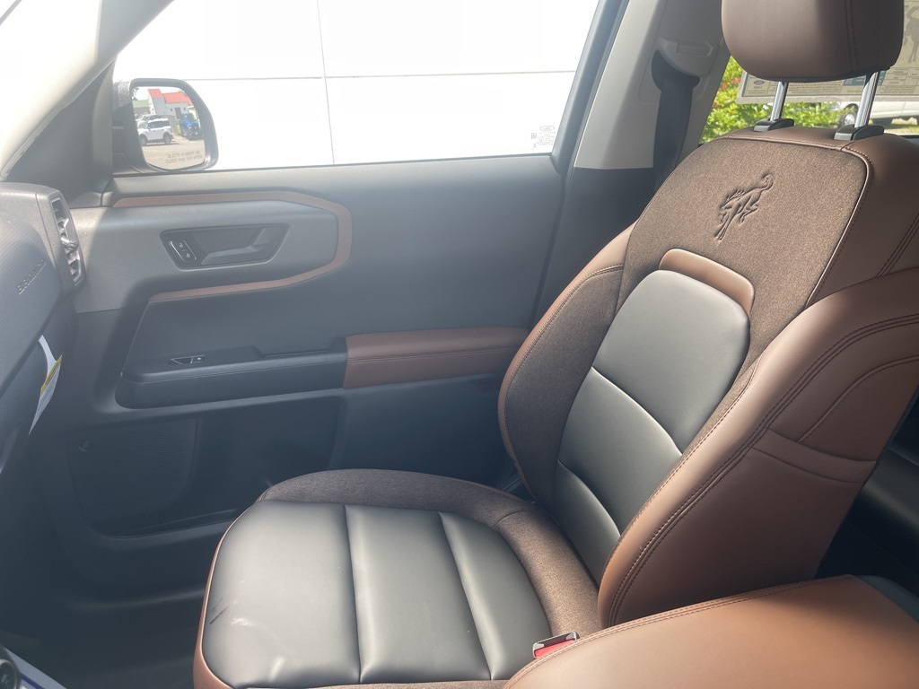 Vehicle image 15 of 41