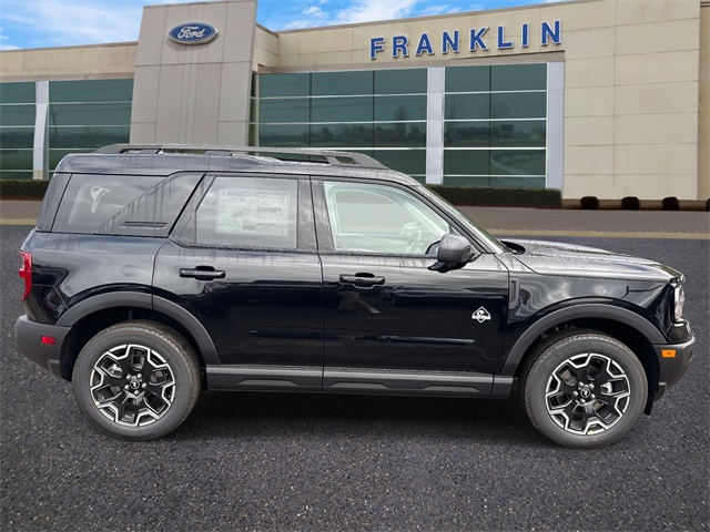 2025 Ford Bronco Sport Outer Banks Image 4 of 32