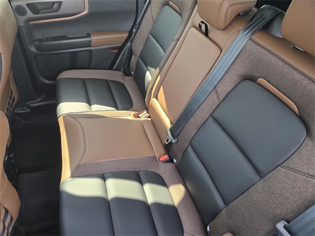 Vehicle image 4 of 11