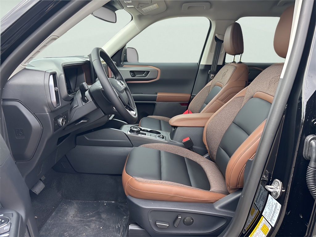 Vehicle image 15 of 40