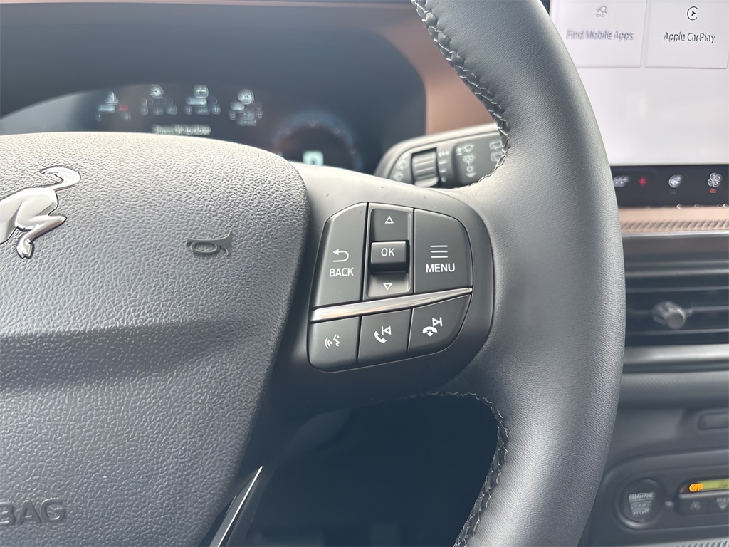 Vehicle image 36 of 40
