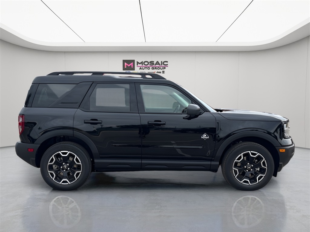 Vehicle image 4 of 40