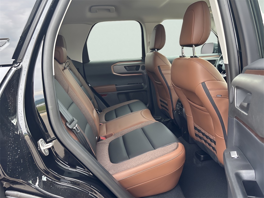 Vehicle image 12 of 40