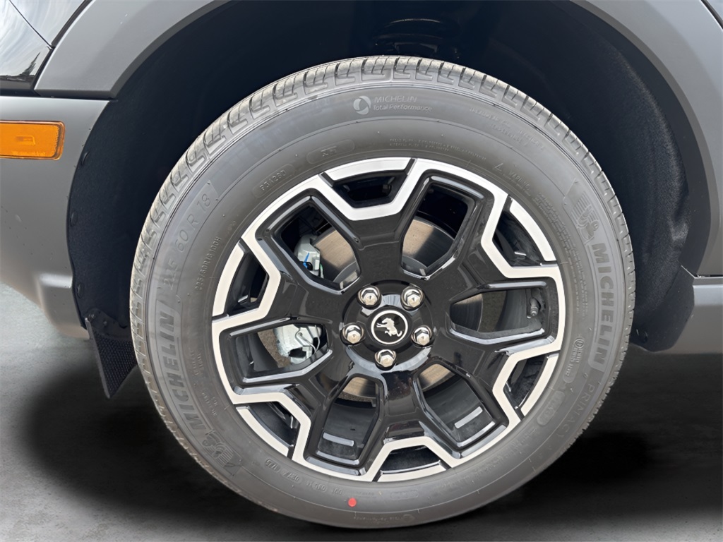 Vehicle image 9 of 40
