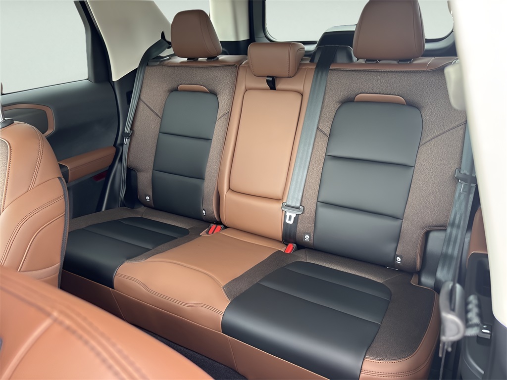 Vehicle image 13 of 40