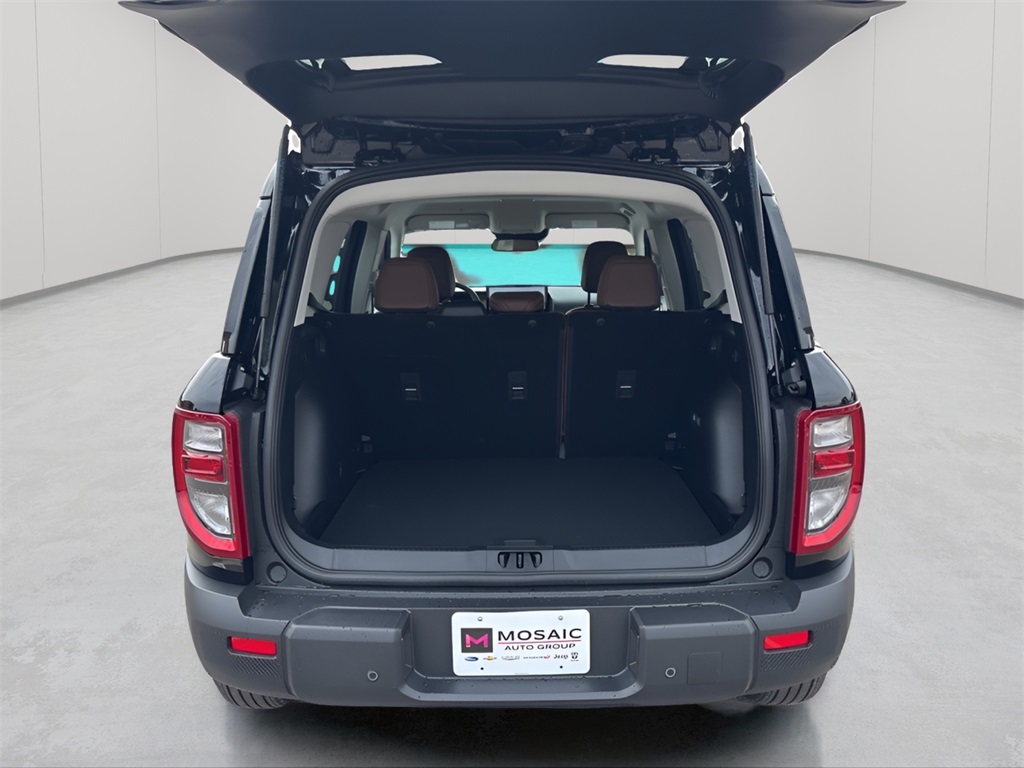 Vehicle image 10 of 40