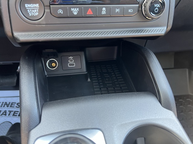 Vehicle image 32 of 35