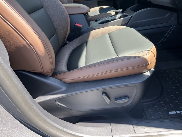Vehicle image 16 of 35