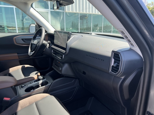 Vehicle image 20 of 35