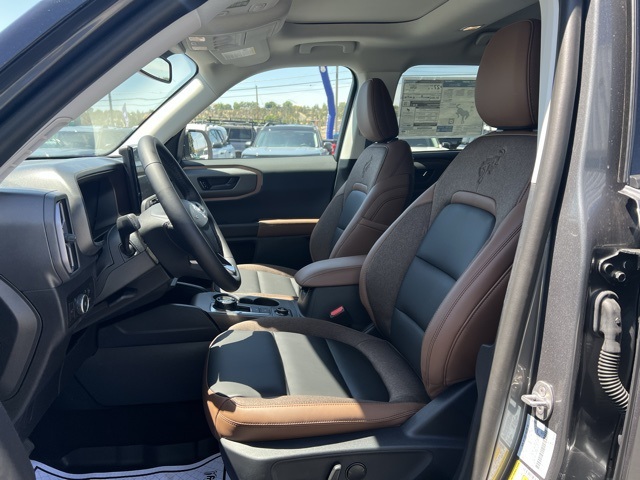 Vehicle image 14 of 35