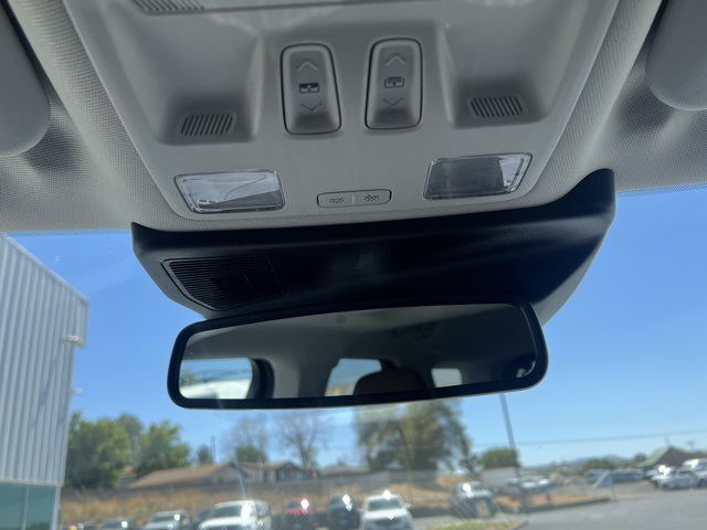 Vehicle image 31 of 35
