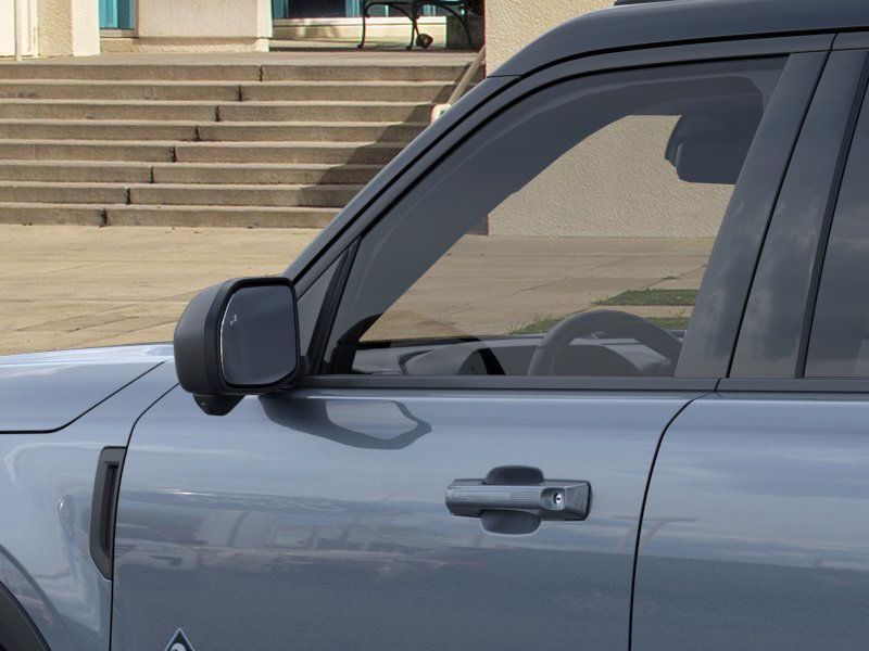 Vehicle image 21 of 23
