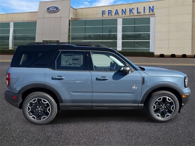 2025 Ford Bronco Sport Outer Banks Image 4 of 32