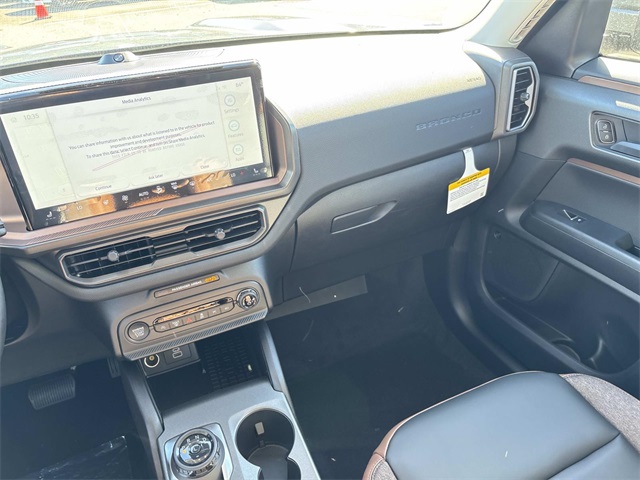 2025 Ford Bronco Sport Outer Banks Image 17 of 32