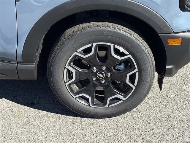 2025 Ford Bronco Sport Outer Banks Image 9 of 32