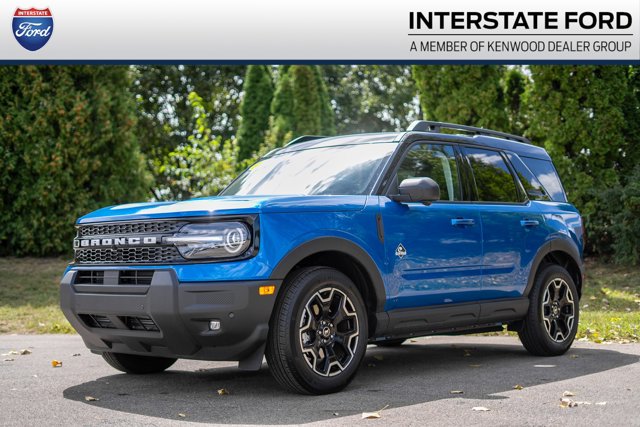 2025 Ford Bronco Sport Outer Banks Image 2 of 55