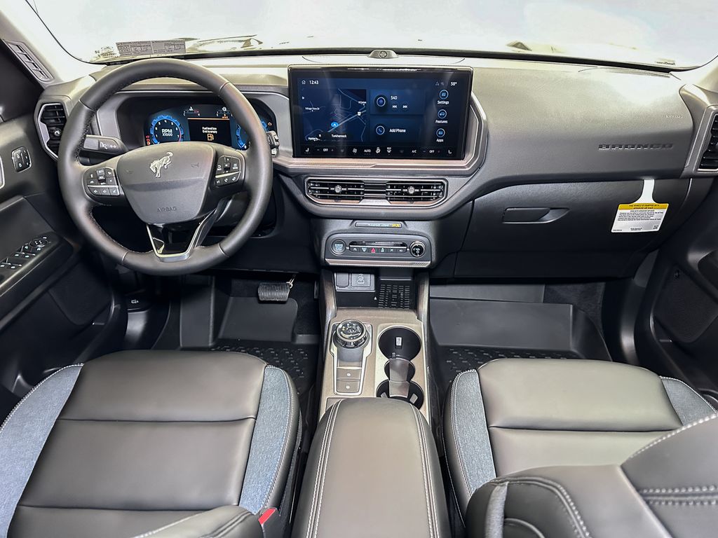 2025 Ford Bronco Sport Outer Banks Image 14 of 44