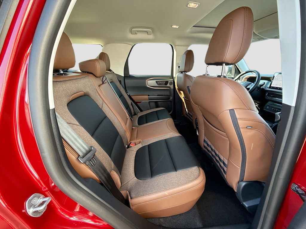 2025 Ford Bronco Sport Outer Banks Image 14 of 40