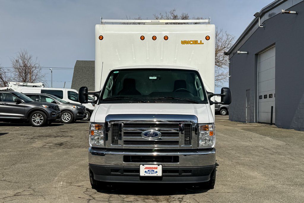 2025 Ford E-Series Base Image 3 of 30