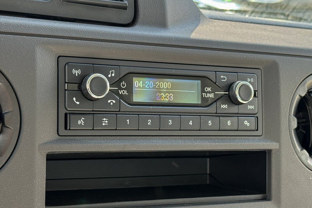 2025 Ford E-Series Base Image 16 of 30