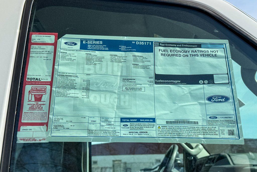 2025 Ford E-Series Base Image 29 of 30