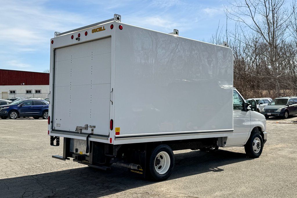 2025 Ford E-Series Base Image 5 of 30