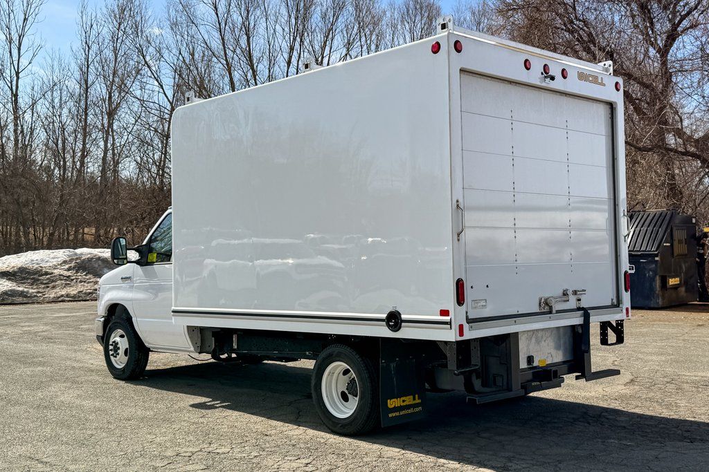 2025 Ford E-Series Base Image 6 of 30