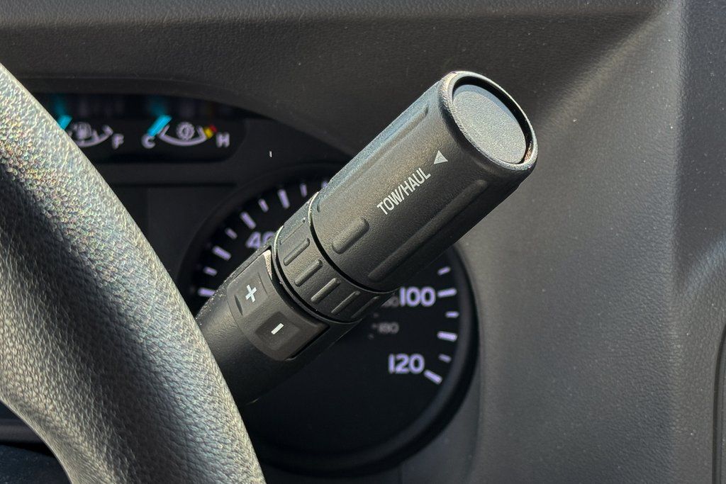 2025 Ford E-Series Base Image 23 of 30
