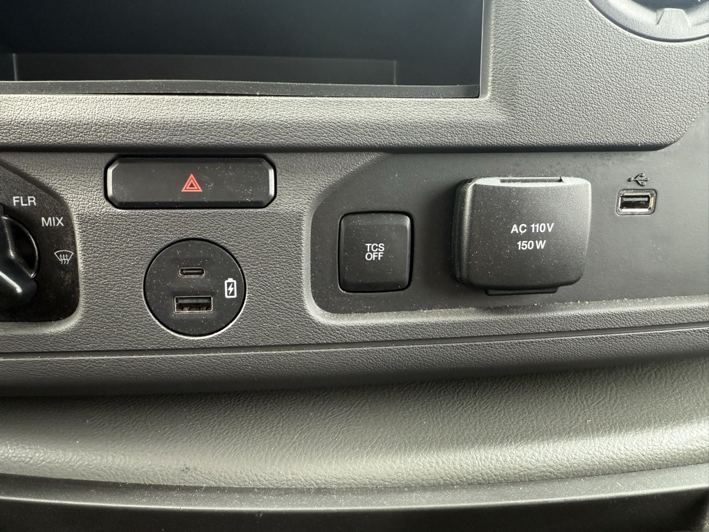 Vehicle image 20 of 22