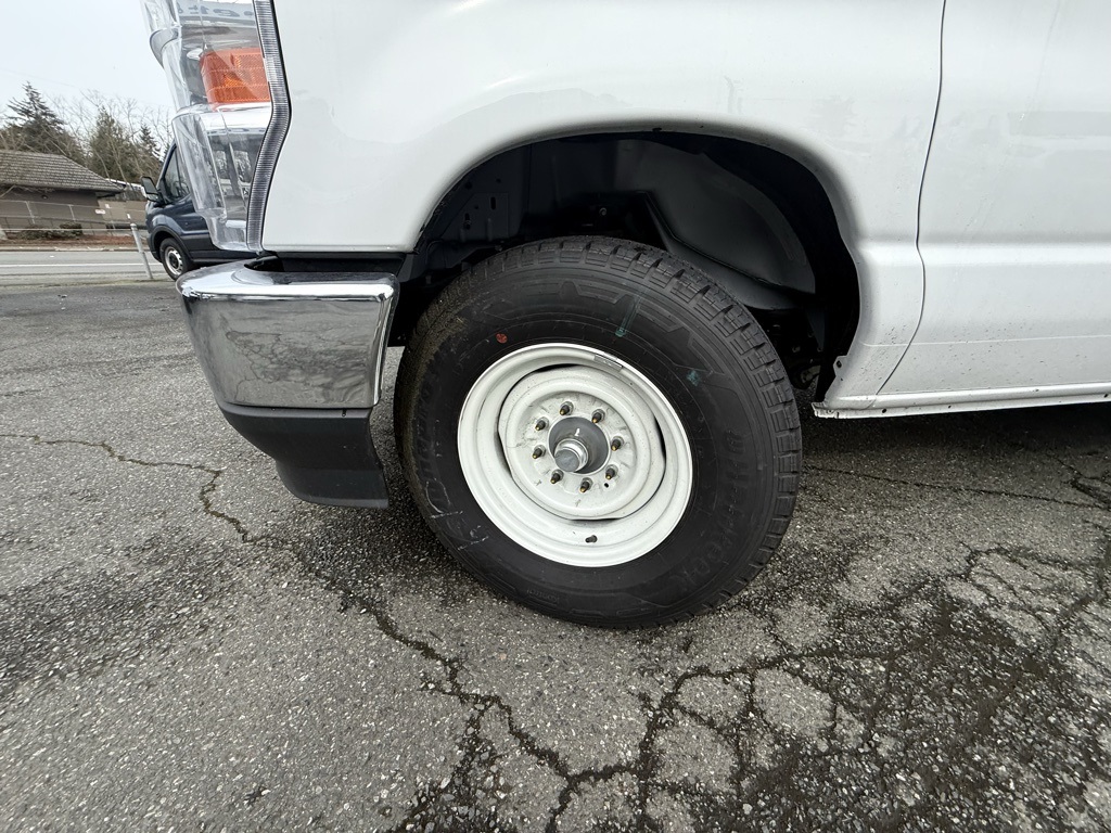 Vehicle image 8 of 22
