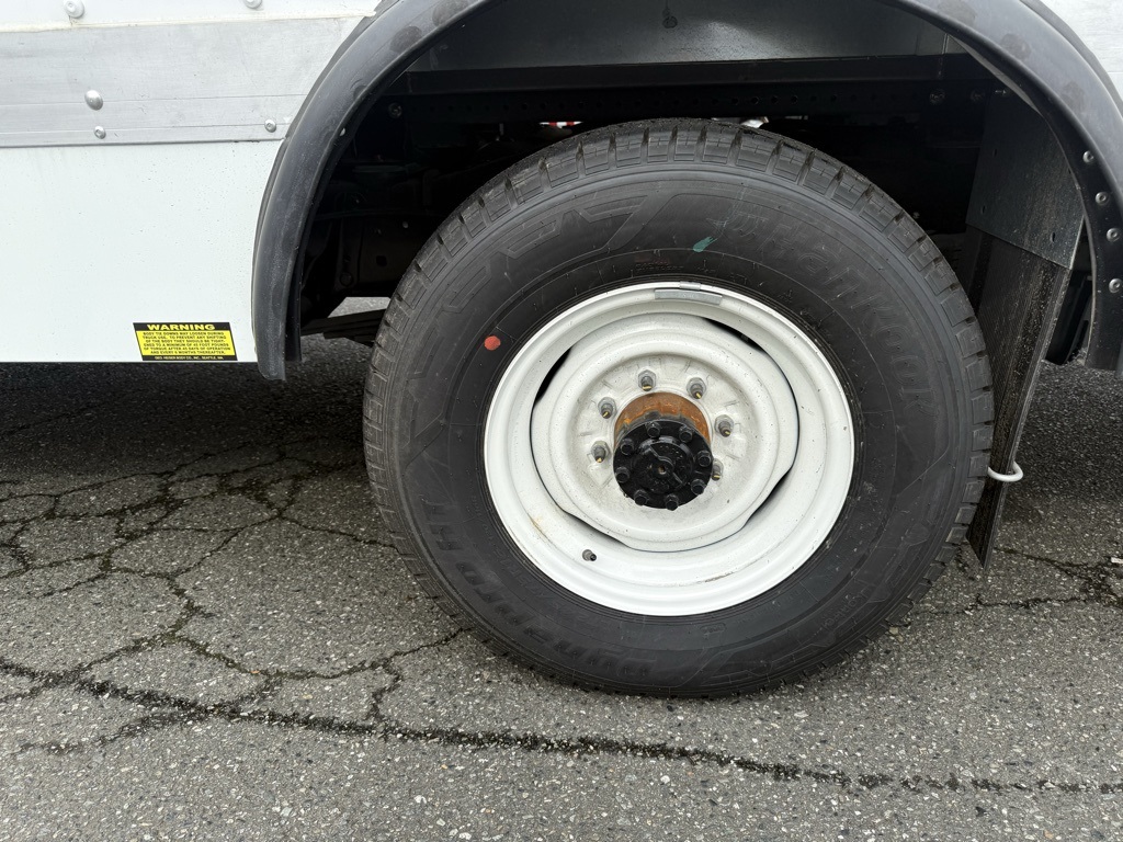 Vehicle image 9 of 22