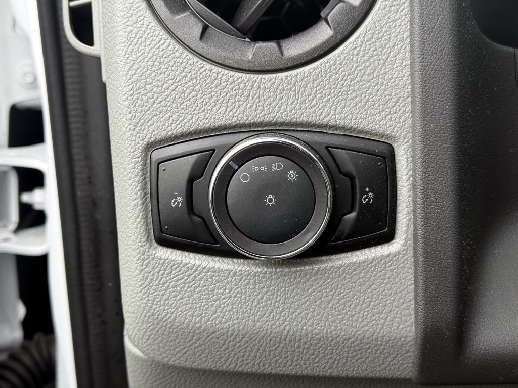 Vehicle image 16 of 22