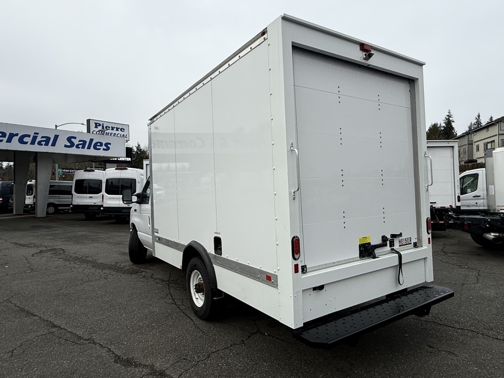 Vehicle image 5 of 22