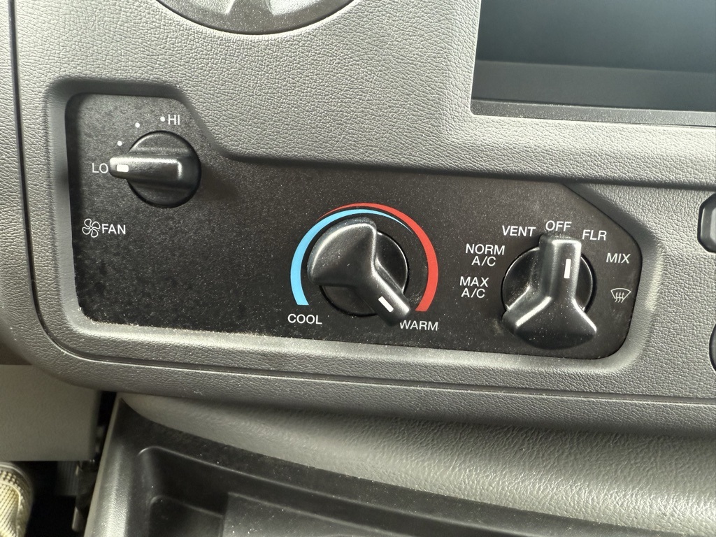 Vehicle image 19 of 22